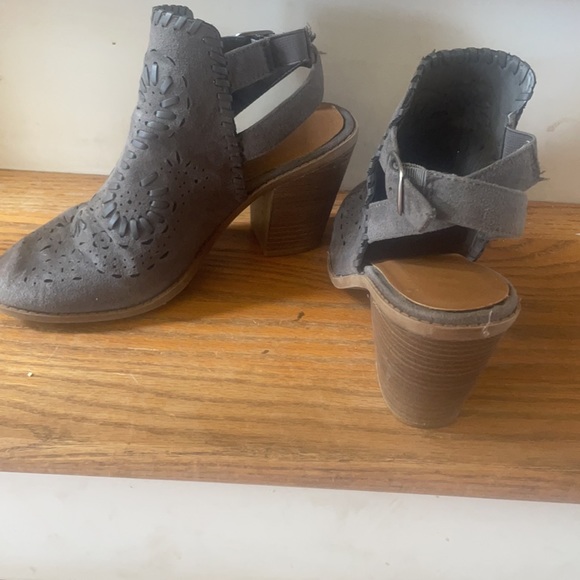 Grey chunky heels - Picture 3 of 4